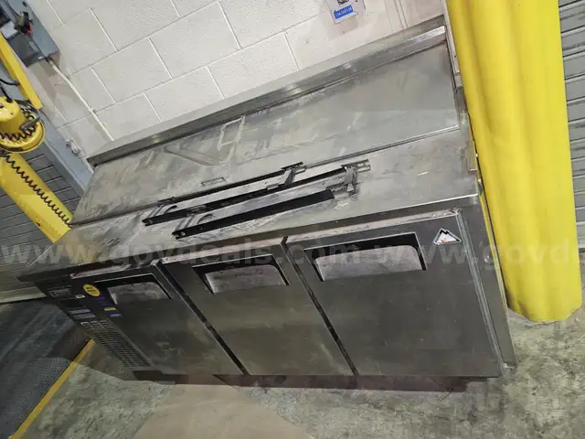 2017 Everest ET296736 6Ft Sandwich Prep Table