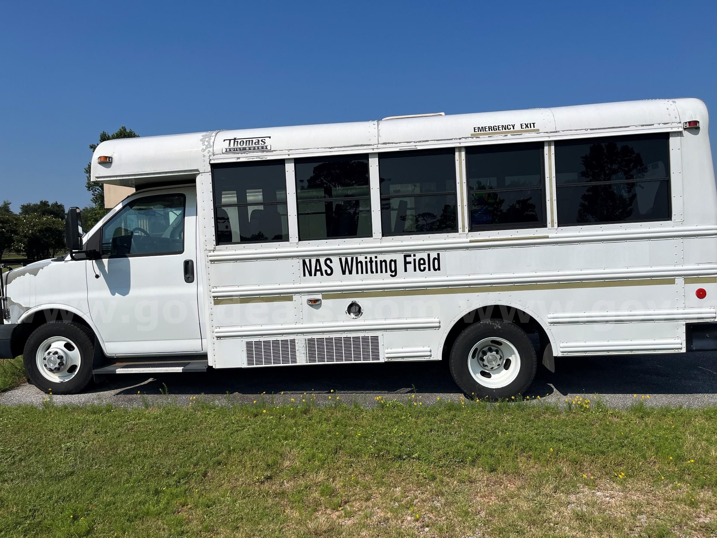 2008 CHEVROLET EXPRESS G3500 32 Passenger Bus **Low Mileage