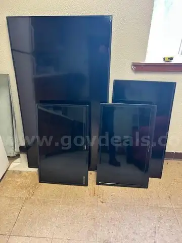 4 TELEVISIONS IN ONE LOT