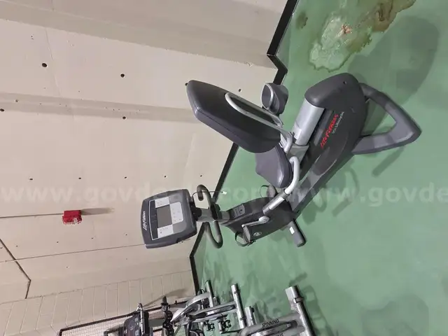 Lifecycle 95A Recumbent Exercise Machine