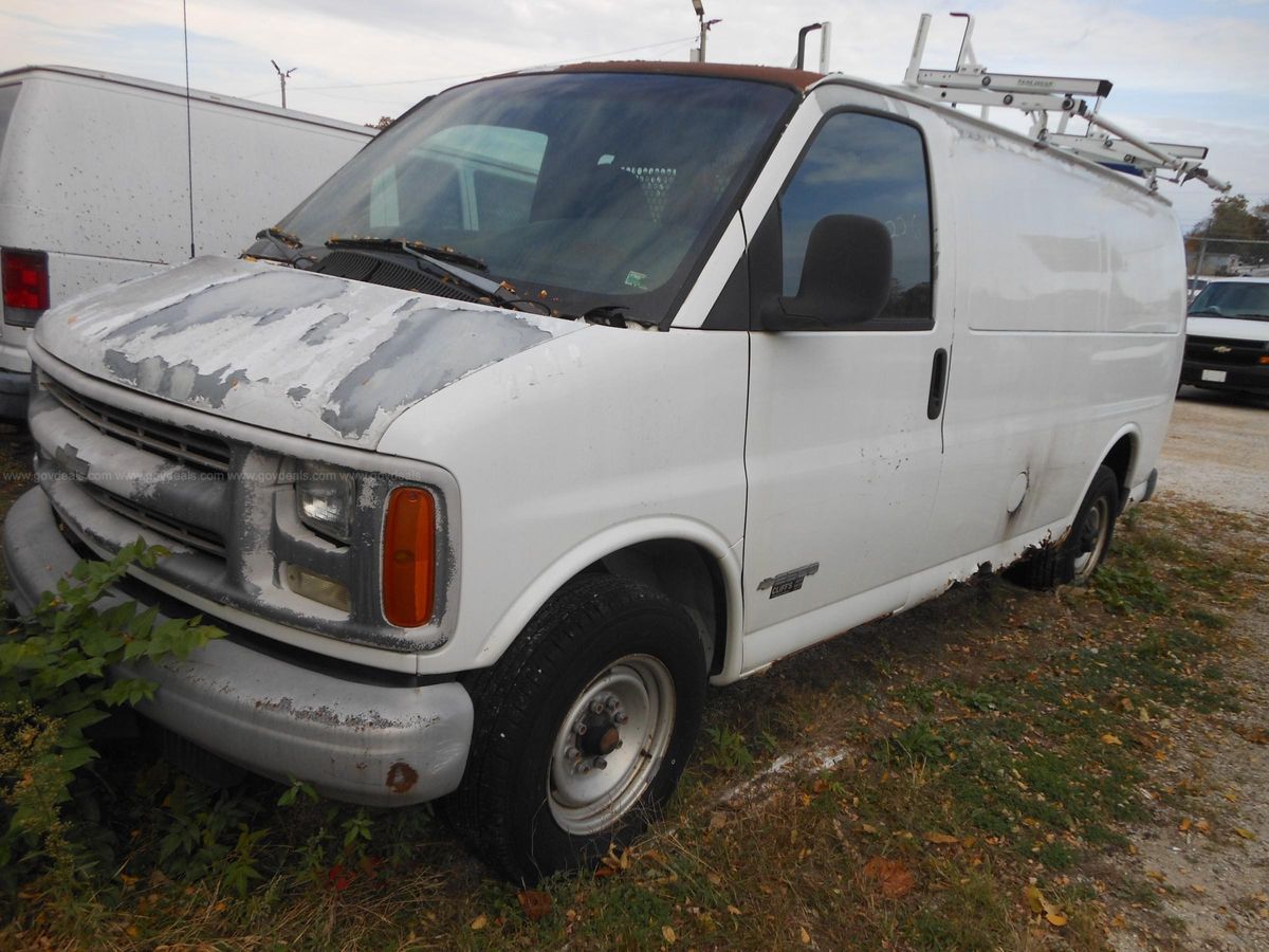 #3496 (1) Used 2002 Chevy Express 2500 | AllSurplus