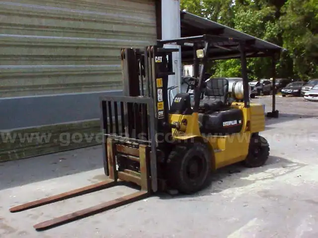 1997 Caterpillar GP30 3000 LB FORKLIFT