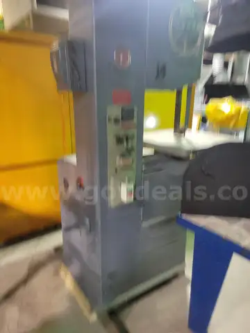 DoALL Band Saw
