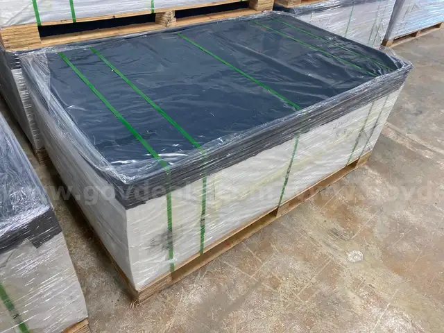 90ft of NEW Composite Privacy Fence (DARK GRAY) &#x2013; Includes 15 Sections with Aluminum posts and hardware - MSRP $7500