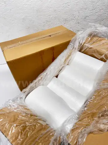 Brand New - Lot of 32 Rolls Disposable Non - Woven Wipes - Shipping Available