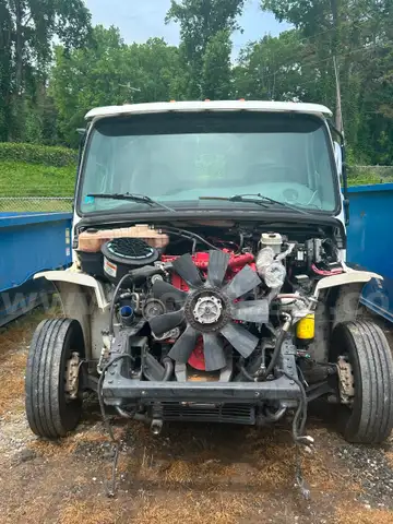 2015 Freightliner M2 106