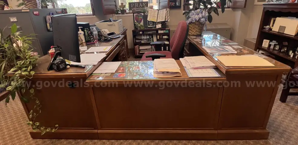 U Shaped Solid Wood Desk