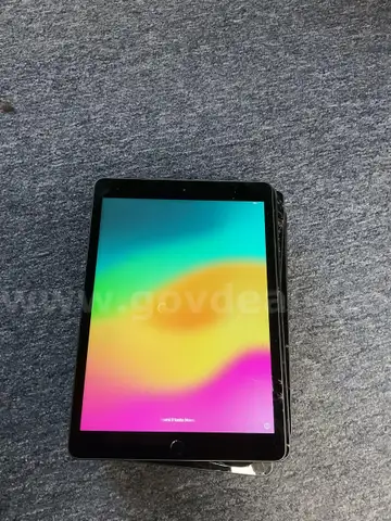 Lot of 14 Apple iPads – Various Storage – Space Gray – Wi-Fi – Used