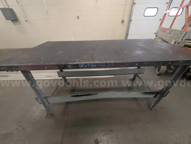 1 Heavy Duty Metal Table 6&#x27; x 30&#x22;
