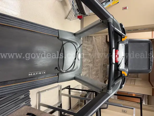 Lot of (1) Matrix T7XE Treadmill