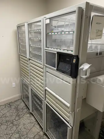 Lot of (1) 3-cell G4 frame Omnicell with a G5 computer (Ebox)