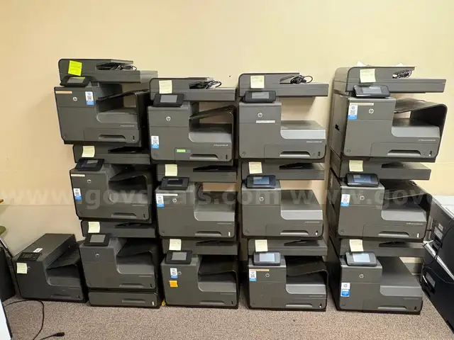Lot of 13 hp Printers