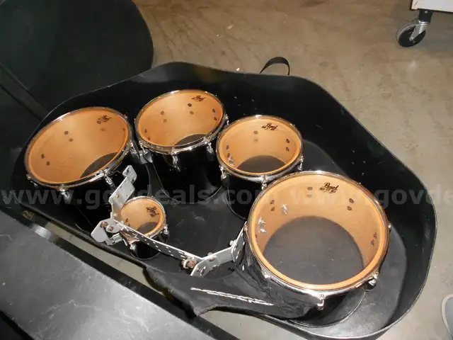 Pearl Marching Tenor Drums &#x26; Case