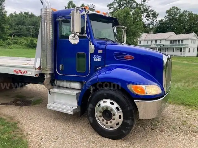 2008 Peterbilt 335