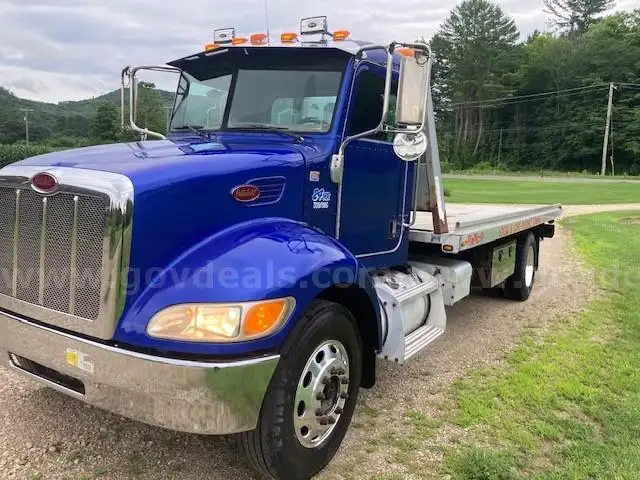2008 Peterbilt 335