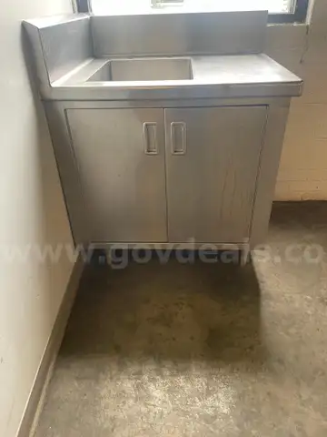 STAINLESS STEEL SINK