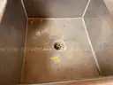 STAINLESS STEEL SINK