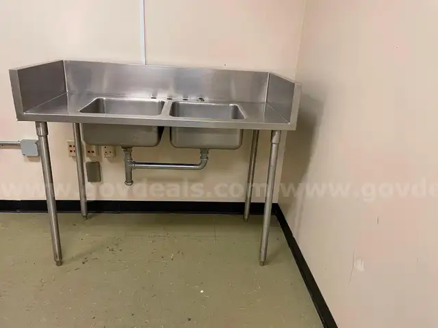 STAINLESS STEEL SINK