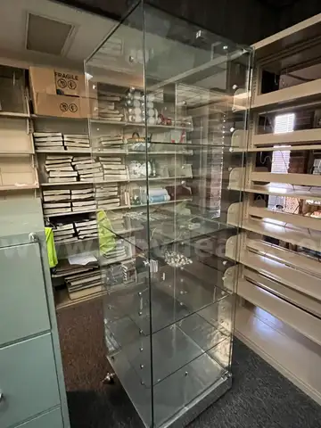 approx.6ft by 2ft by 2ft one stationary shelf and three adjustable shelves