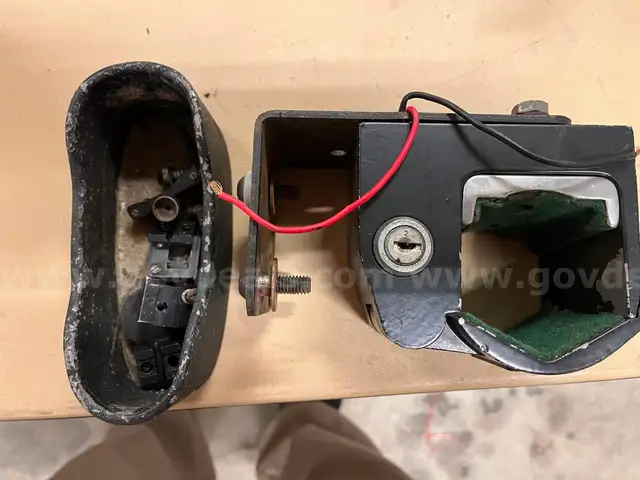 Vehicle gun lock