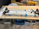 Overhead light bar