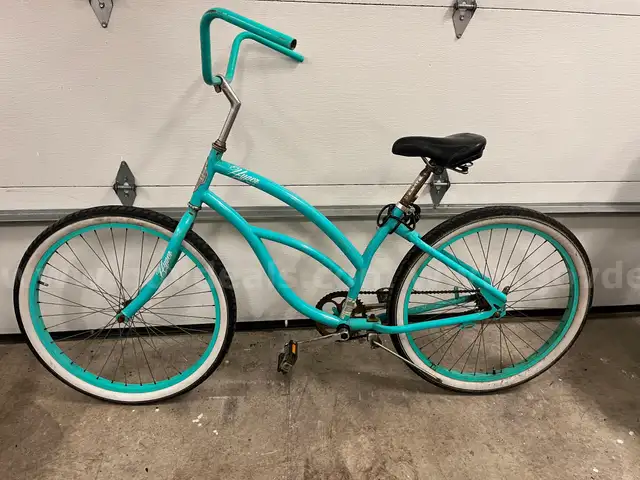Beach cruiser bike