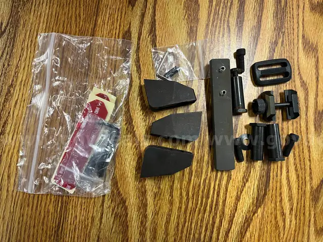 Small lot of gun room items