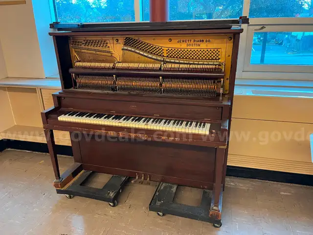 Jewett Piano CO. 42854