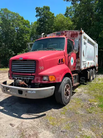 1999 Sterling LT8513