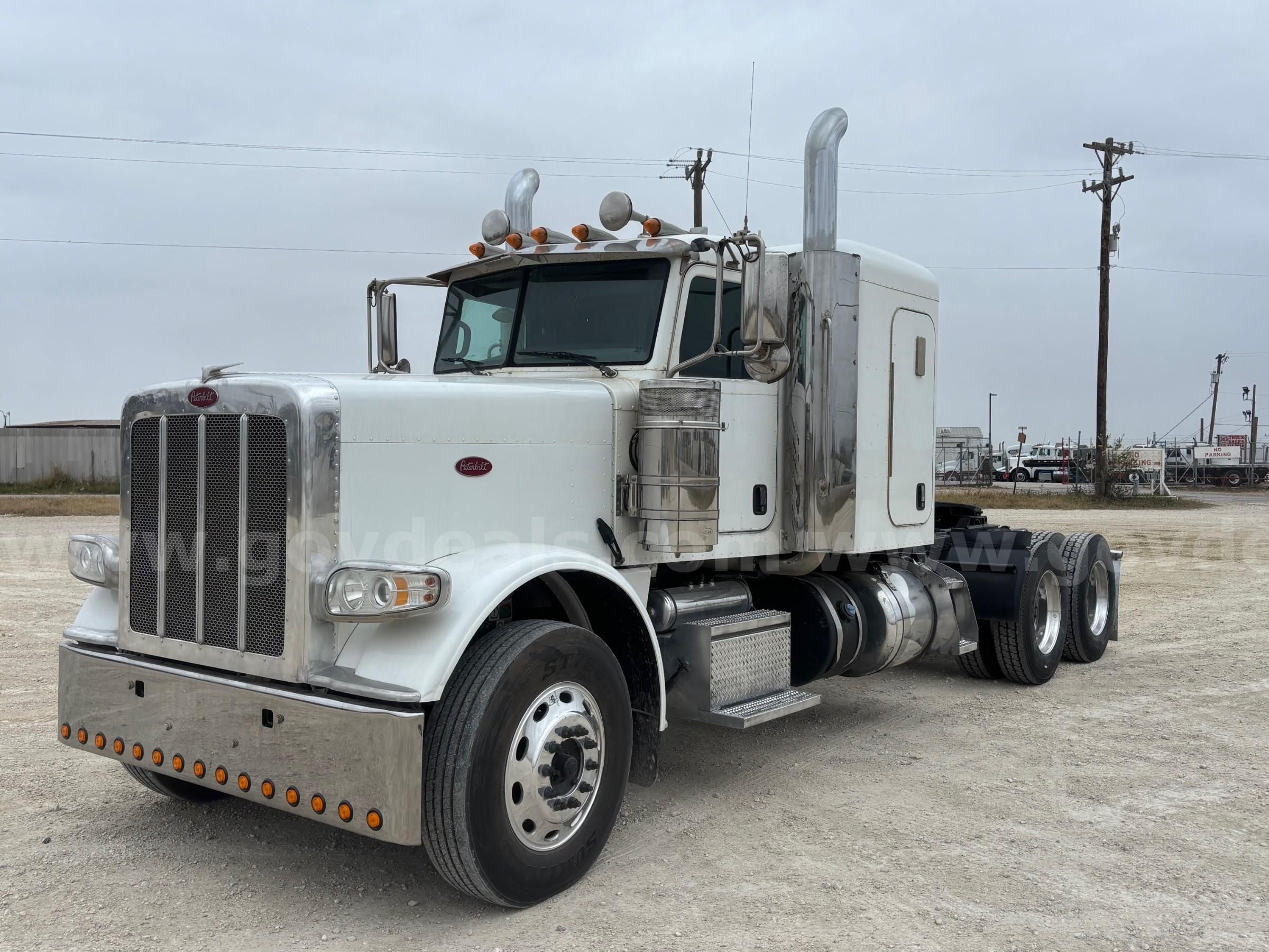 Photo of a 2019 Peterbilt 389