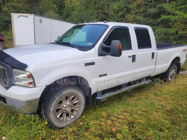 2006 Ford F-350 SD XLT Crew Cab Long Bed 4WD