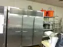 Commercial refrigerator