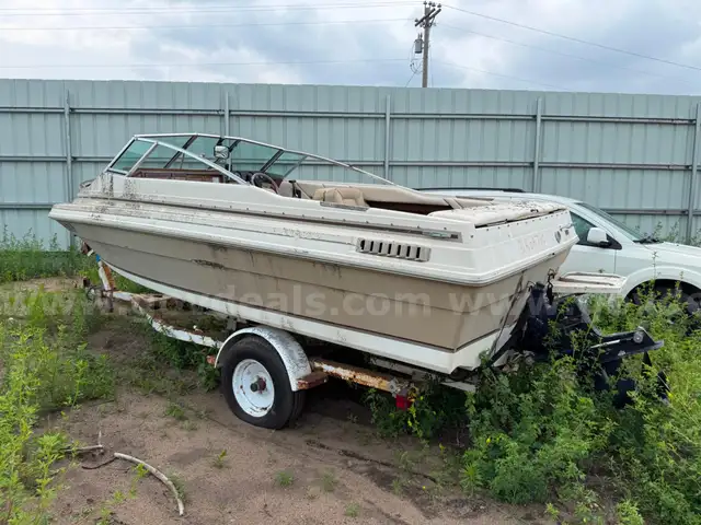 1983 SEVILLE POWER BOAT