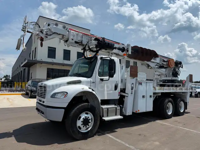 2019 Freightliner Altec DT65 Digger Derrick Truck