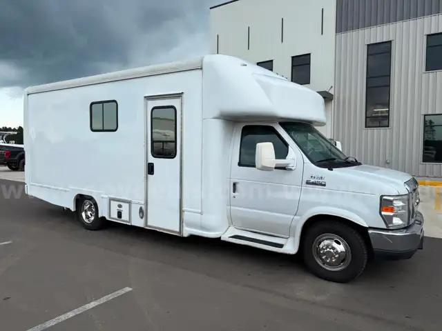 2016 FORD LABOIT MOBILE VETERINARY CLINIC
