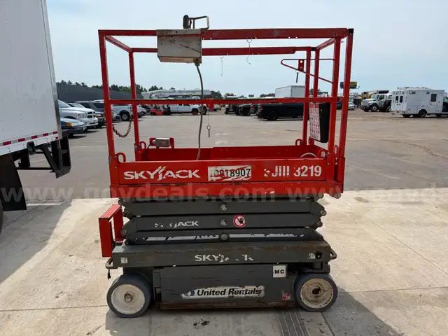 2018 SKY JACK SJIII 3219 LIFT