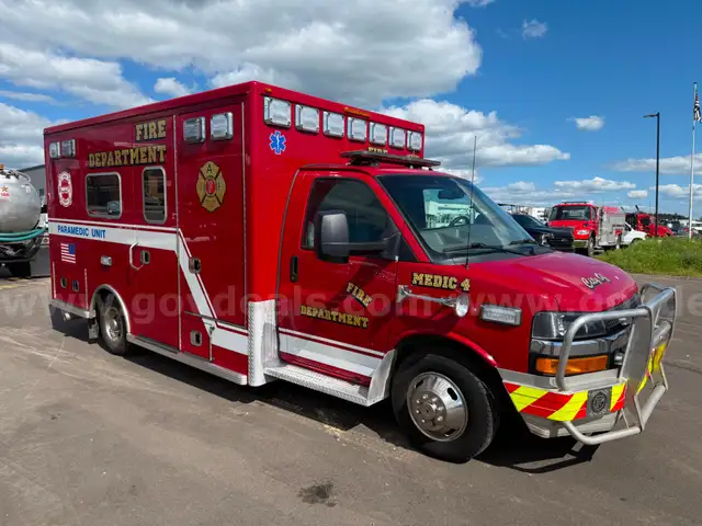 2016 Chevrolet Express Life Line Ambulance