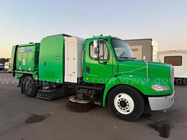 2014 Freightliner Schwarze A8 Twister Street Sweeper