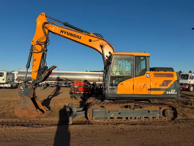 2023 HYUNDAI HX140L C EXCAVATOR W/THUMB