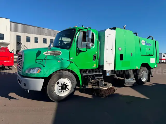 2014 Freightliner M2 112 SCHWARZE A8 TWISTER STREE SWEEPER