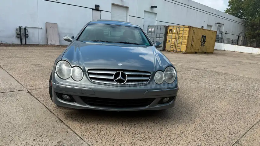 2006 Mercedes-Benz CLK-Class [Very Clean]