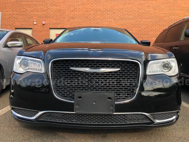 2015 Chrysler 300 [Low Mileage]