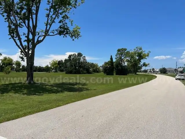 Buildable End Lot in Punta Gorda, Florida, Burnt Store Lakes