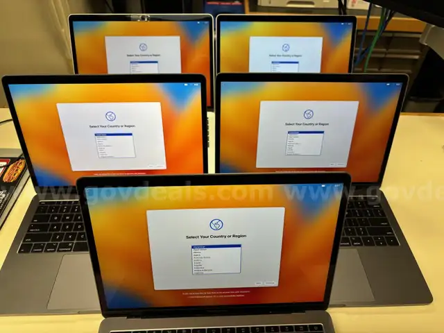 Lot of 13" Macbook Pro