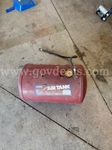 Portable air tank