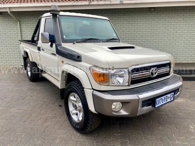 2016 TOYOTA LAND CRUISER 79 4.5D P/U S/C | RUNNER | REG NO: KJ17SWGP