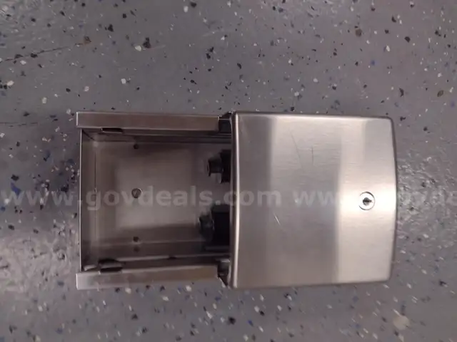 lot of 14 metal toilet paper dispensers.