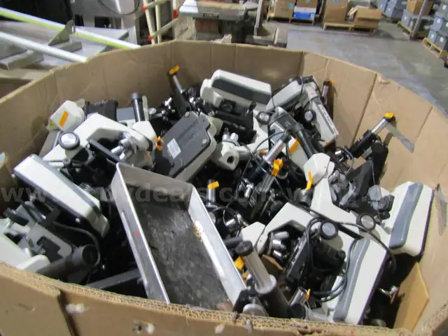 26-076 - Lot of Microscopes