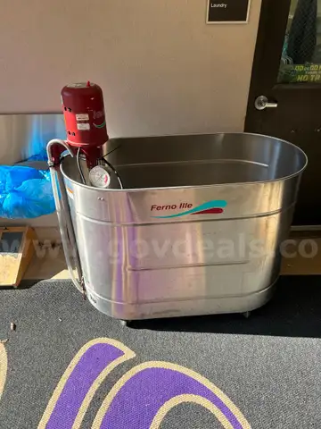 Ferno Ille Sports Medicine Athletics Rehab Whirlpool with sitting stand