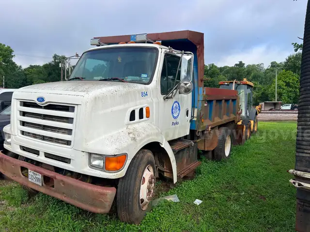 1997 Ford L8501
